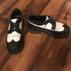 Kicker funky saddle shoes